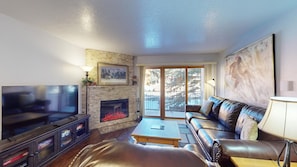 TV, fireplace