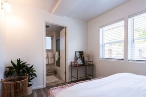 1 bedroom, iron/ironing board, travel cot, free WiFi
