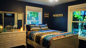 2 makuuhuonetta, silitysrauta/-lauta, ilmainen Wi-Fi, vuodevaatteet