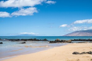 Una spiaggia nelle vicinanze
