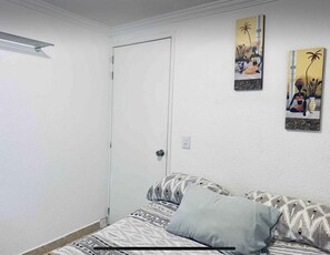 1 chambre, fer et planche à repasser, Wi-Fi, draps fournis