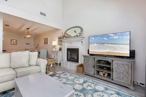 Smart TV, books, stereo - Bike to Beach & Island, Walk to Redfern Village - 3BR Condo + Pool (St Simons)