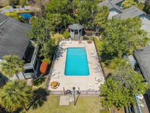 Outdoor pool - Coastal Retreat - Walk to Redfern Village, Bike to Beach + Pool, Balcony (St Simons)