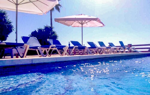 6 bedroom awesome home in Estepona