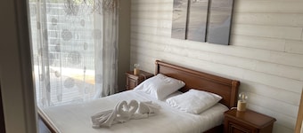 Comfortable villa with swimming pool for 8-10 people