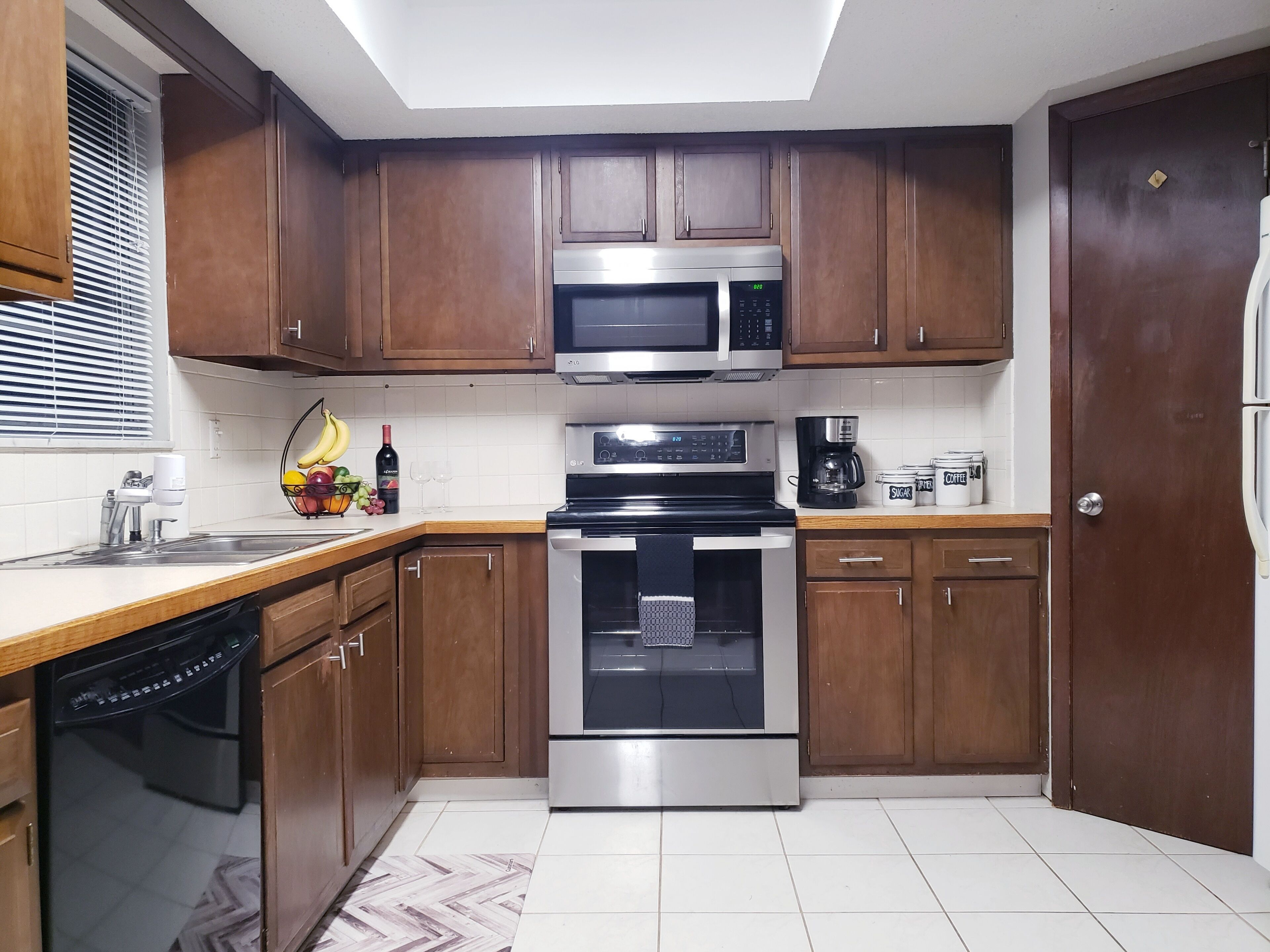 Fridge, microwave, oven, dishwasher