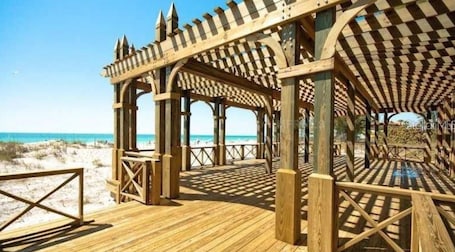 Property grounds. Anna Maria Beach Condo 1/1