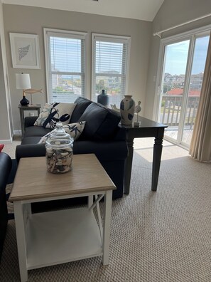 Smart TV, fireplace, table football, ping pong