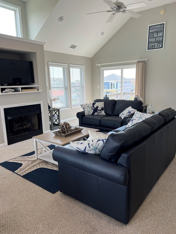 Smart TV, fireplace, table football, ping pong