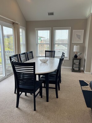 Dining - SPACIOUS FAMILY FRIENDLY HOME, 300 STEPS TO BEACH, PRIVATE POOL/HOT TUB (Kill Devil Hills)