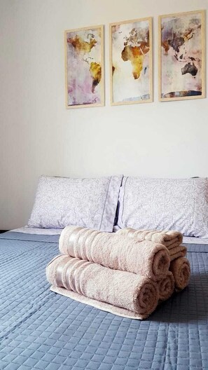 2 chambres, fer et planche Ă repasser, Wi-Fi gratuit, draps fournis