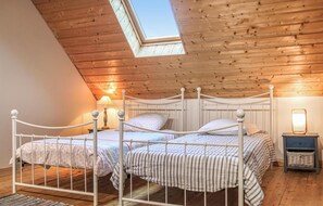 2 bedrooms, travel crib, free WiFi, bed sheets