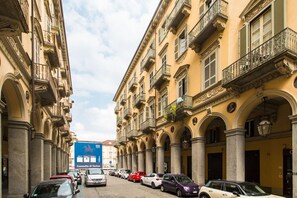 Exterior - GuestHost - ★ Apt in the very center! 500 meters from Porta Nuova ★ (Torino)