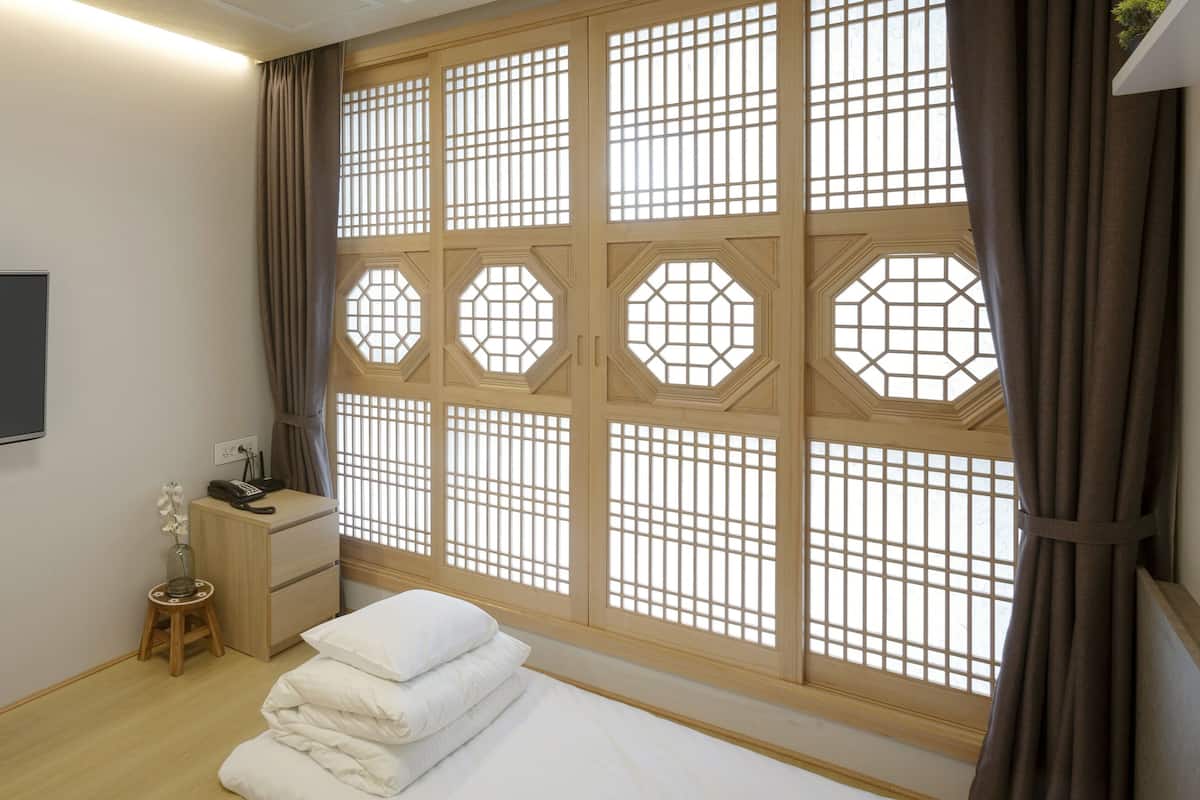 Traditional-Zimmer (Premier Lounge is available) | Daunenbettdecken, individuell dekoriert, individuell eingerichtet