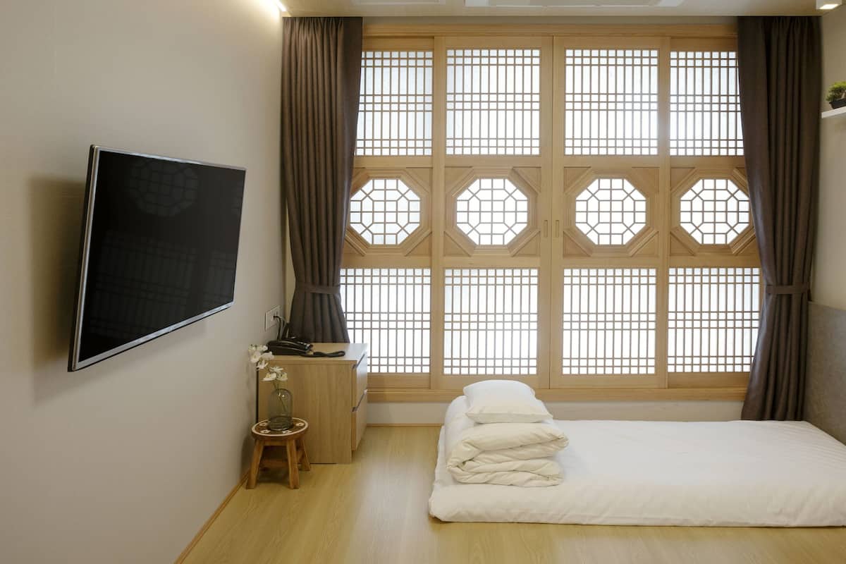 Traditional-Zimmer (Premier Lounge is available) | Daunenbettdecken, individuell dekoriert, individuell eingerichtet