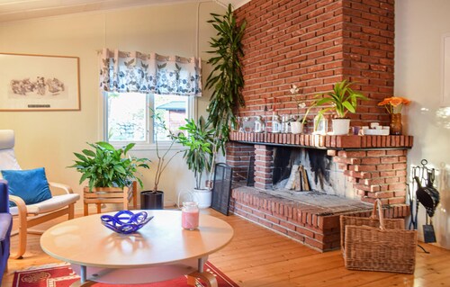 3 bedroom lovely home in Torhamn