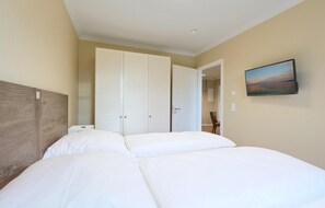 2 bedrooms, in-room safe, free WiFi