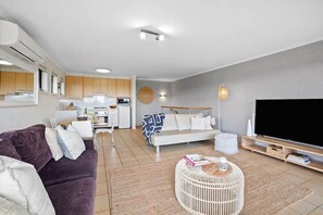 TV, offices - On The Esplanade - Oceanfront Apartment (Torquay)