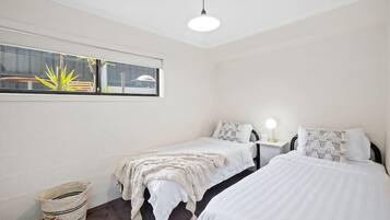 2 bedrooms, iron/ironing board, WiFi, bed sheets