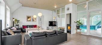 7 bedroom awesome home in Ulfborg