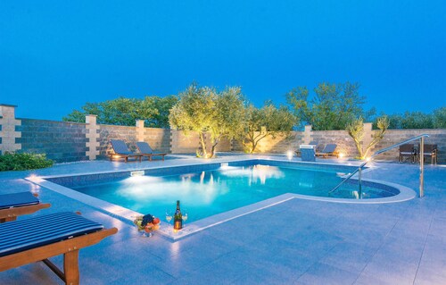 Awesome apartment in Biograd na moru