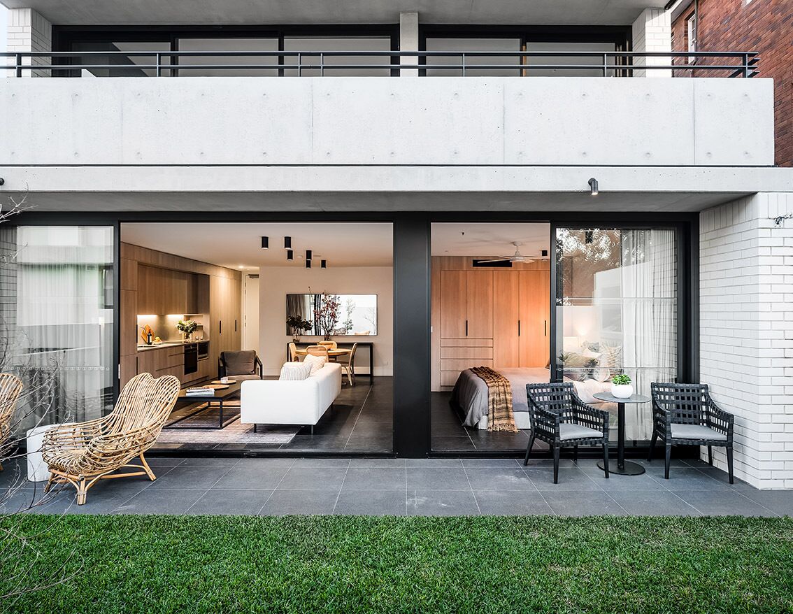 The Arden 2. Coogee.  New Peaceful Spacious Garden Apartment, Meters to Beach 