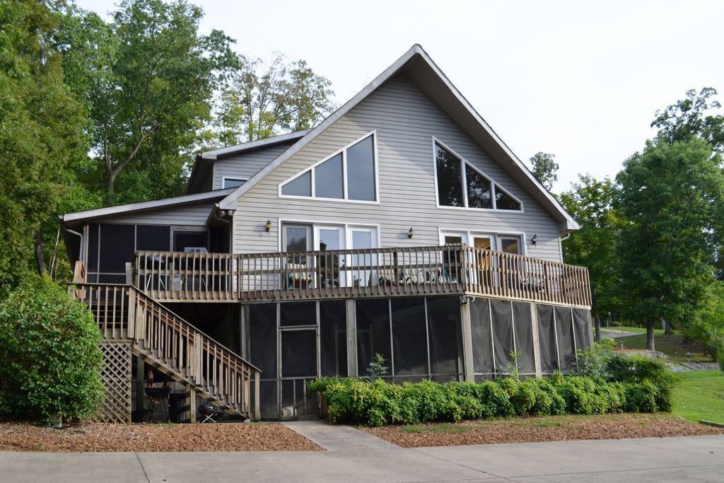 Lake Barkley Waterfront House and Dock for Water Sports