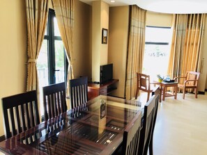 Habitación cuádruple familiar | Escritorio, cortinas blackout y insonorización 