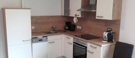 Fridge, oven, dishwasher, coffee/tea maker