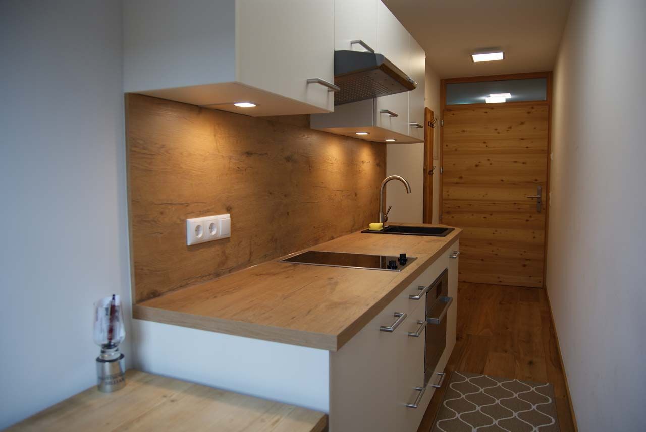 Fridge, dishwasher, coffee/tea maker