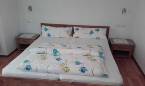 2 bedrooms, WiFi, bed sheets