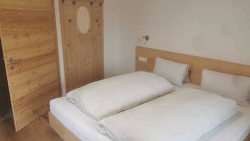 2 habitaciones, escritorio, wifi y ropa de cama