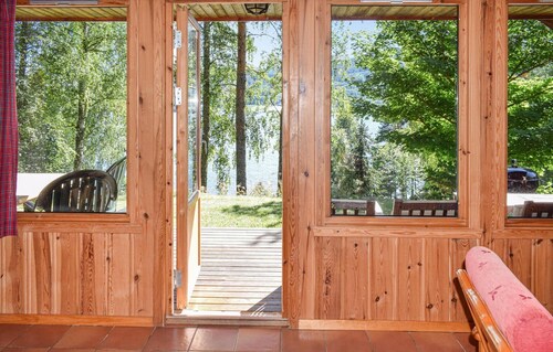 Nice home in Noresund with WiFi