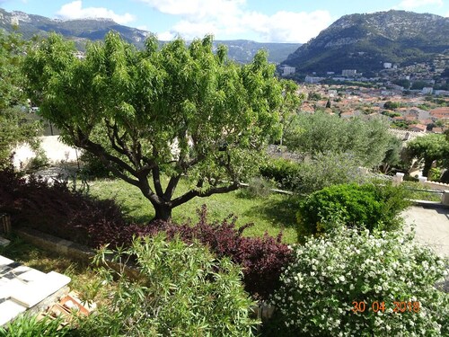 Villa carpe diem: sea, mountains and jacuzzi