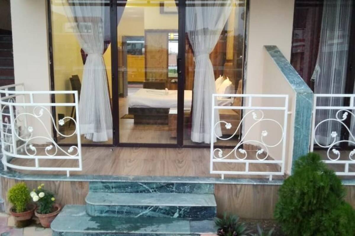 Deluxe Triple Room, 1 Bedroom, Smoking, River View