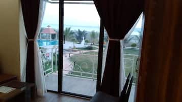 Deluxe Double or Twin Room, 1 King Bed | Desk, free WiFi