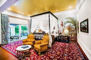 Ropa de cama de alta calidad y minibar con artículos gratuitos