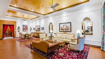 Colonial Suite | Coin séjour