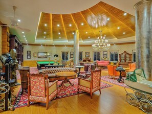 Lounge - MAYFAIR Tea Resort (Siliguri)