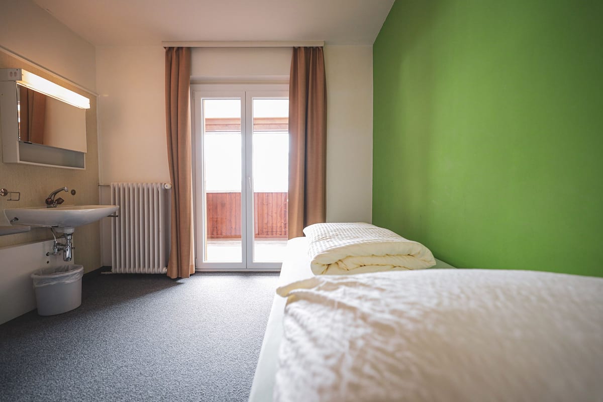 Einzelzimmer Deluxe mit Dusche