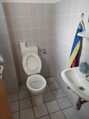 Luokittelematon kuva, 5 kautta 22, painike