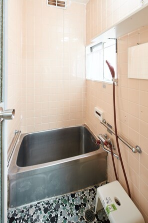 Private Vacation Home, Non Smoking | Bathroom | Separate tub and shower, free toiletries, hair dryer, towels - Sakuragawanomachiya (Osaka)