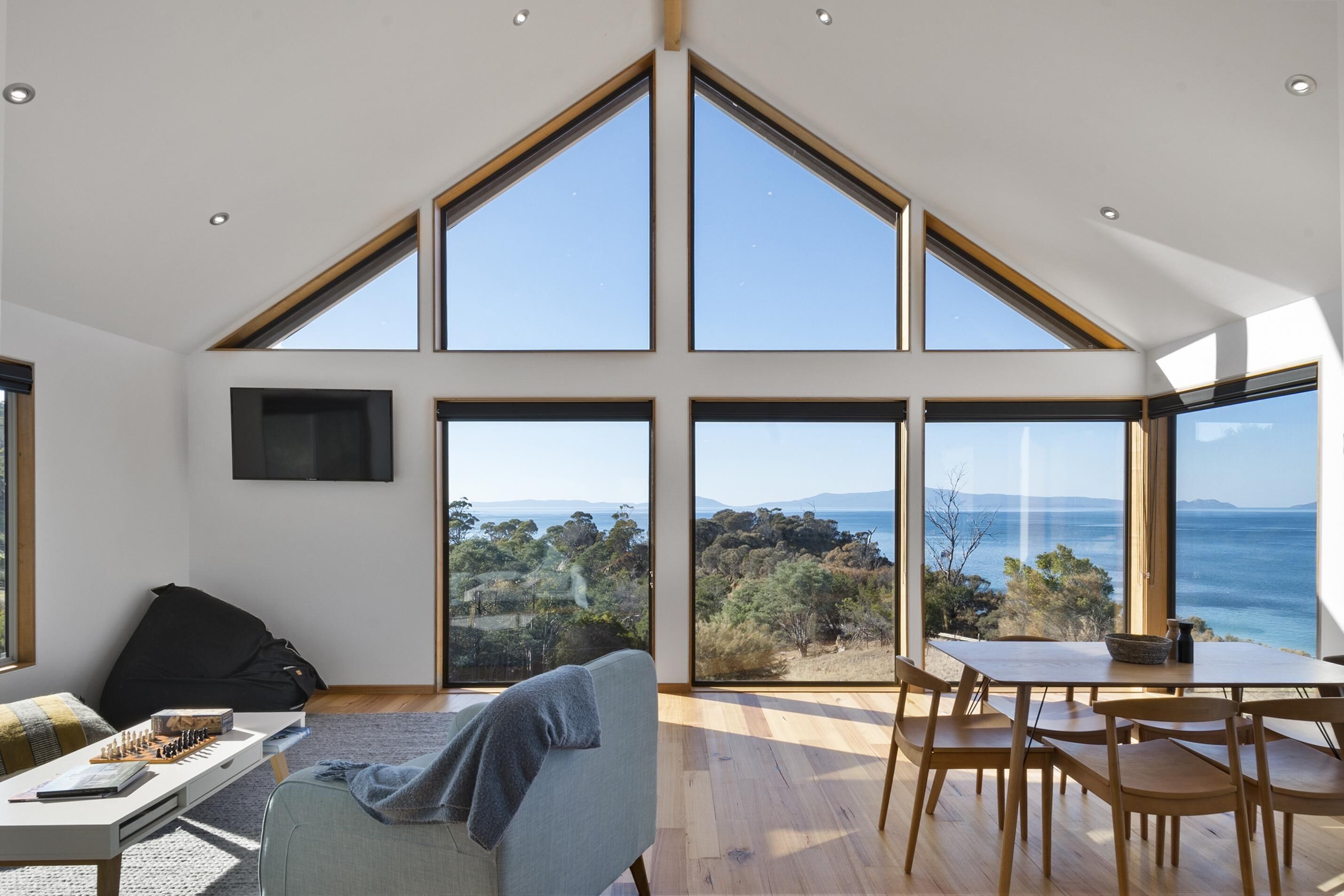 Rocky Ridge - 2-Bed Accommodation in Rocky Hills with Spectacular Views!!