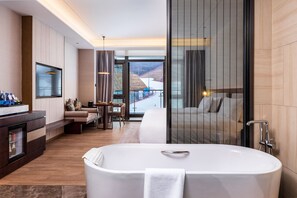 Shower, free toiletries, hair dryer, slippers - Jinling Cuiyun Mountain Hotel (Zhangjiakou)