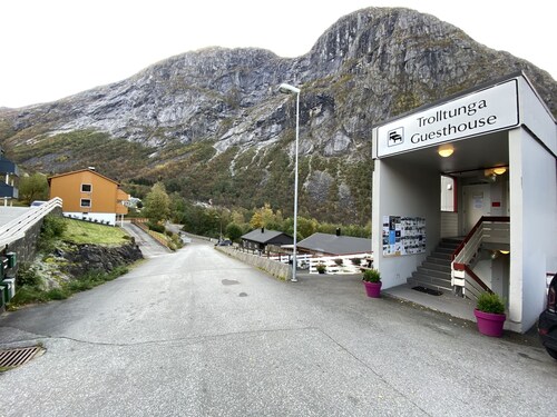 Trolltunga Guesthouse Apartments