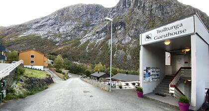 Trolltunga Guesthouse Apartments