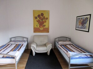 1 makuuhuone, silitysrauta/-lauta, ilmainen Wi-Fi, vuodevaatteet