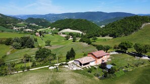 Exterior - BEAUTIFUL FARMHOUSE FULLY IMMERSED IN NATURE (fossombrone)