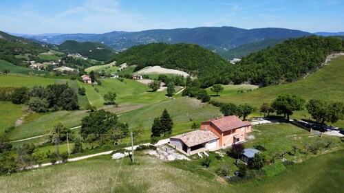 BEAUTIFUL FARMHOUSE FULLY IMMERSED IN NATURE