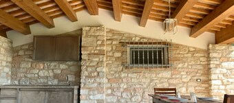 BEAUTIFUL FARMHOUSE FULLY IMMERSED IN NATURE